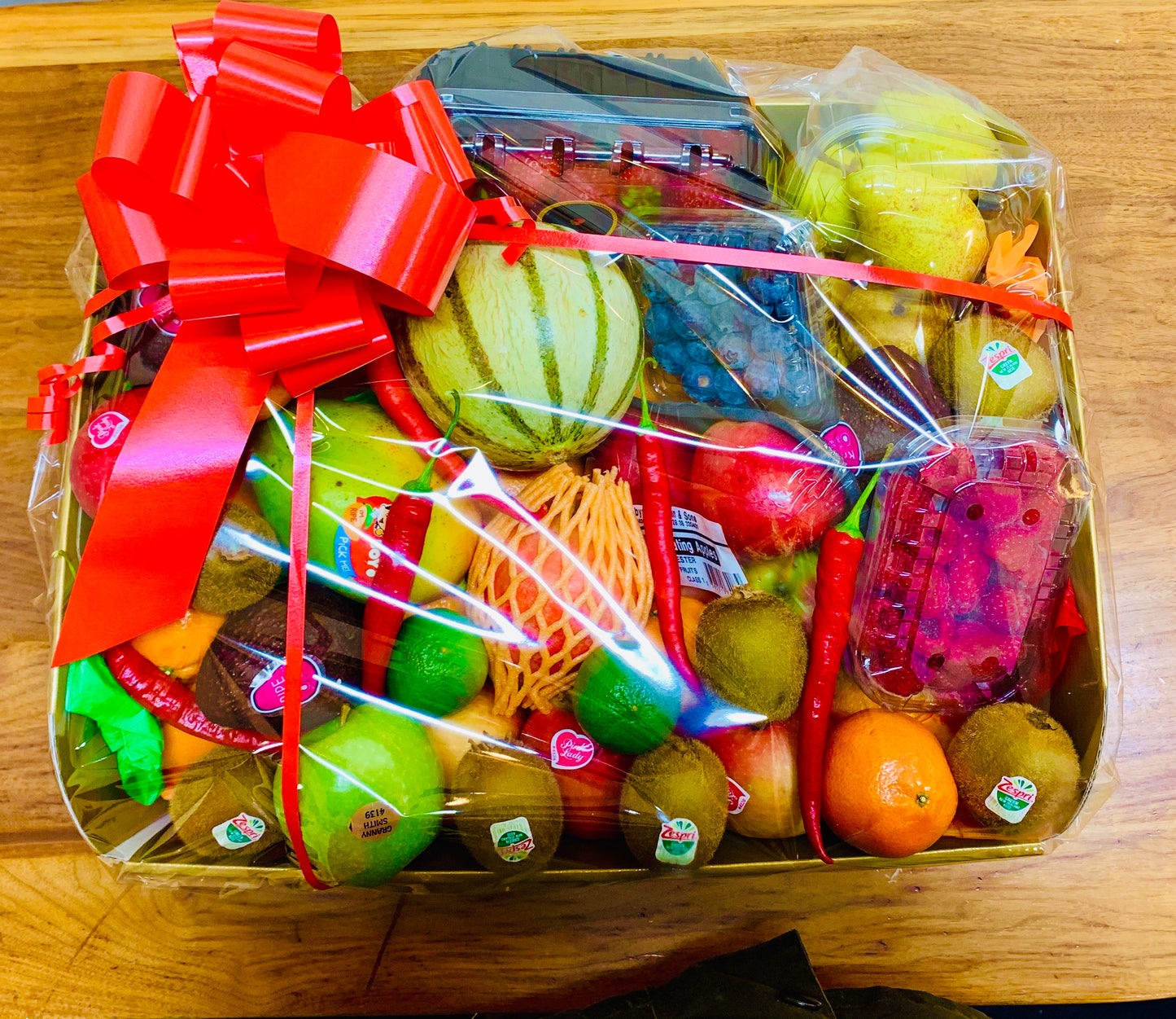 LARGE LUXURY GIFT FRUIT HAMPER
